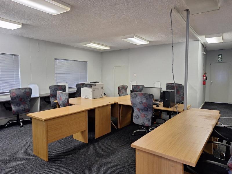 To Let Commercial Property for Rent in Newton Park Eastern Cape
